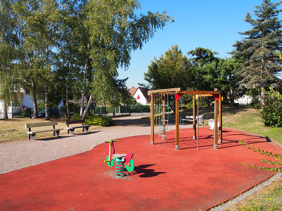 Aire de jeux, rue des Sapins, commune déléguée de La Walck