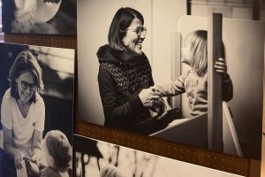 Exposition de photographies d'assistants maternels du Val de Moder (dans le tunnel du musée)